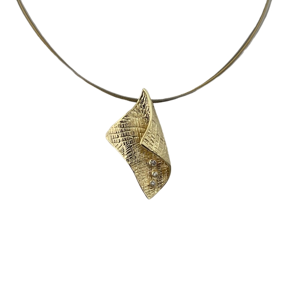 Pandantiv din Aur 14K cu Diamant Design Unic Pliat, Leoni Cedar