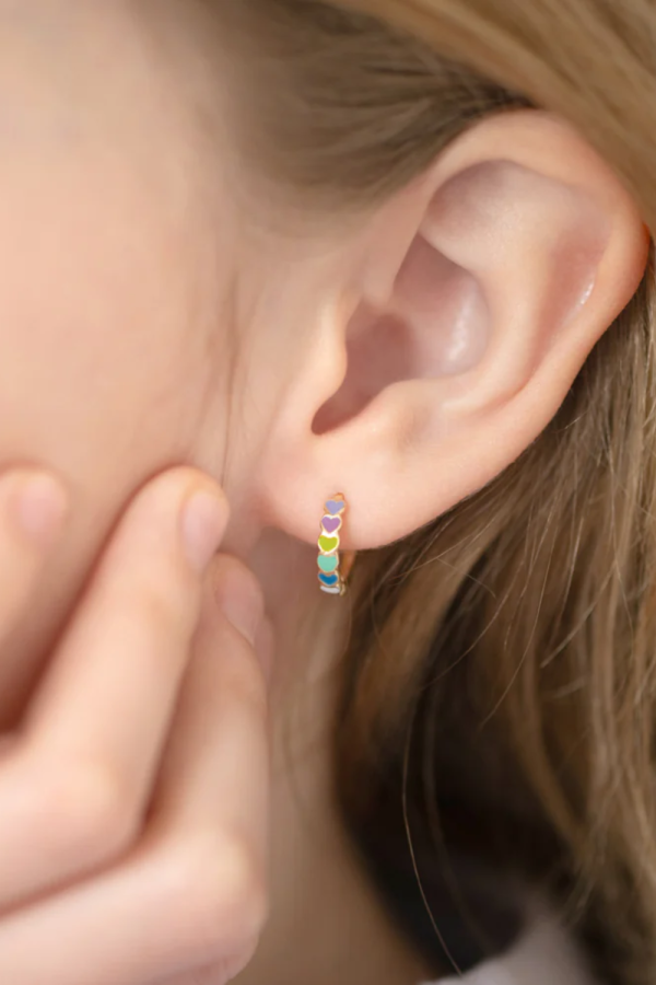 Cercei din Aur 14K pentru Copii si Adolescente, model Cascada Inimioare Multicolor, inchidere tortita