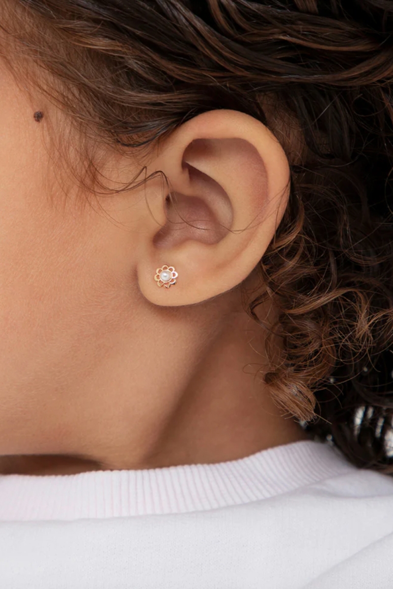 Cercei Copii din Aur 14K, model Floare cu Perla de Cultura, cu Filet si Protectie